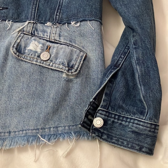 Lucky Brand Women's Pieced Waisted Denim Trucker Jacket Dark/light Denim sz M - Picture 6 of 9